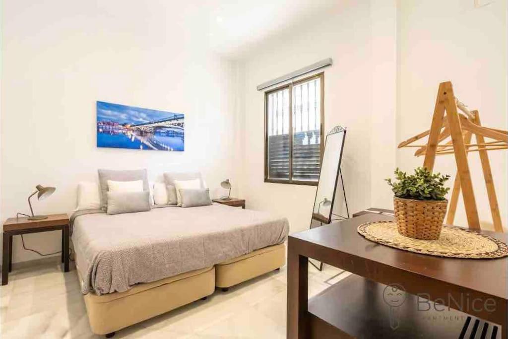 Luxury Apartamento Sevilla Centro -Triana エクステリア 写真