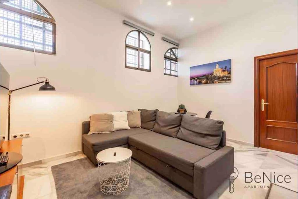 Luxury Apartamento Sevilla Centro -Triana エクステリア 写真