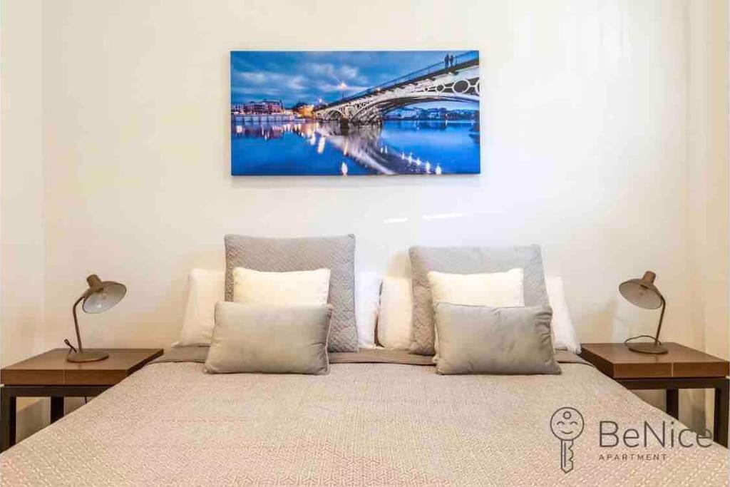 Luxury Apartamento Sevilla Centro -Triana エクステリア 写真